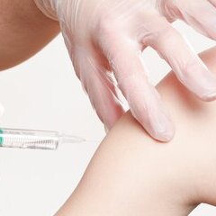 Corona-Impfung Arm